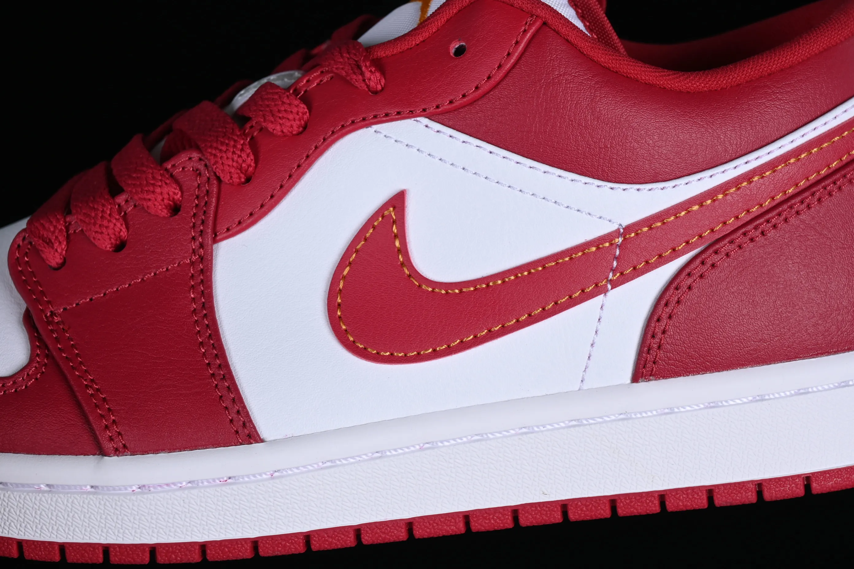 All categories Air Jordan Jordan series basketball shoes Air Jordan 1 Low G version pure original Air Jordan 1 Low AJ1 Joe 1 new white and red low-end basketball shoes 553558-607